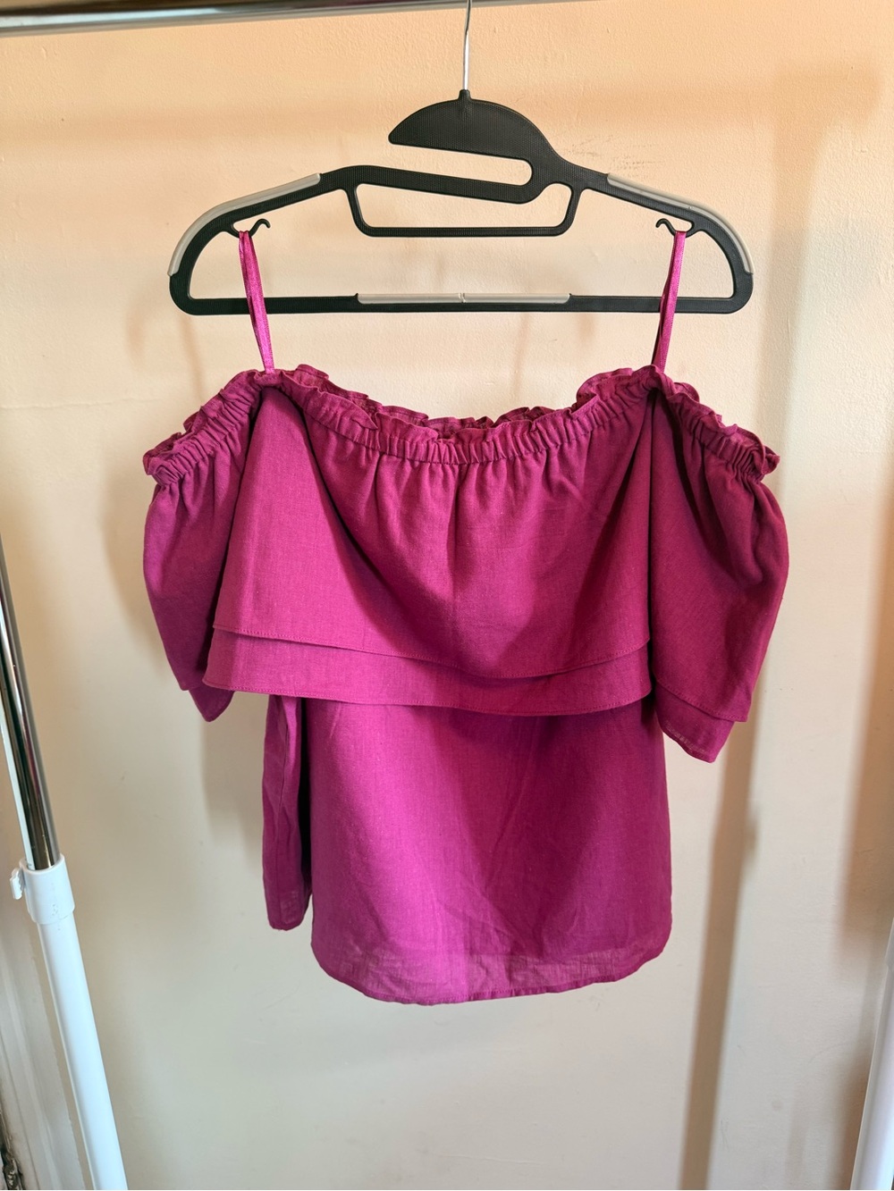 Off-Shoulder Ruffle Women’s Top in Magenta